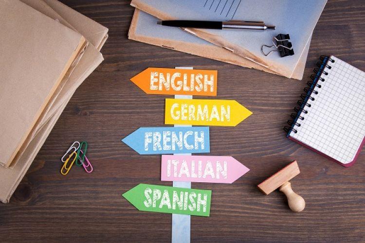 Comment Améliorer ses Compétences Linguistiques lors d'un Travail à l'Étranger ? - Paris France